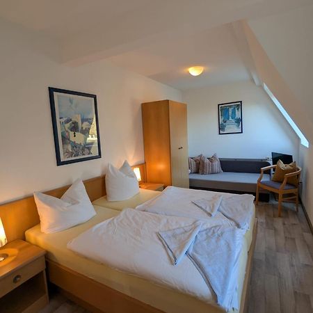 Pension & Restaurant Haus Hiddensee Kloster Buitenkant foto