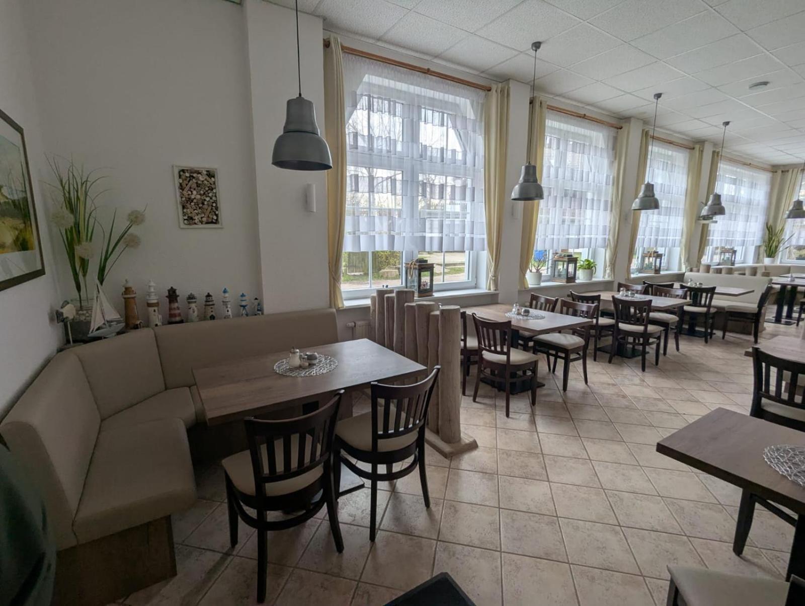 Pension & Restaurant Haus Hiddensee Kloster Buitenkant foto