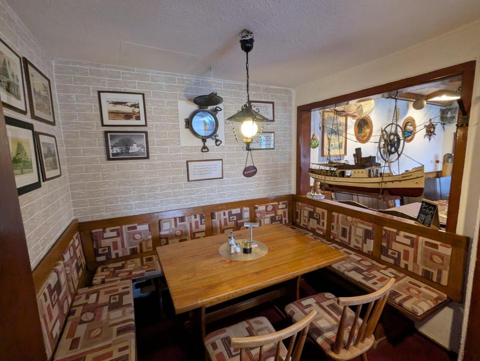 Pension & Restaurant Haus Hiddensee Kloster Buitenkant foto