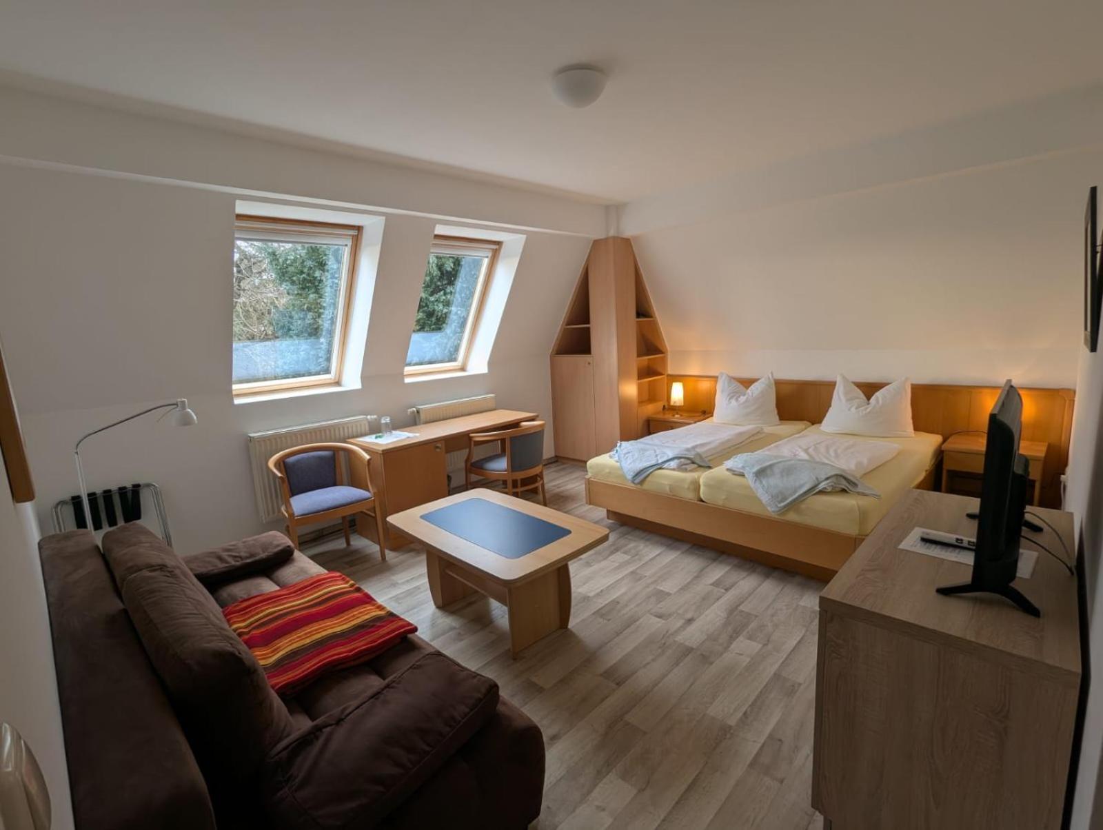 Pension & Restaurant Haus Hiddensee Kloster Buitenkant foto