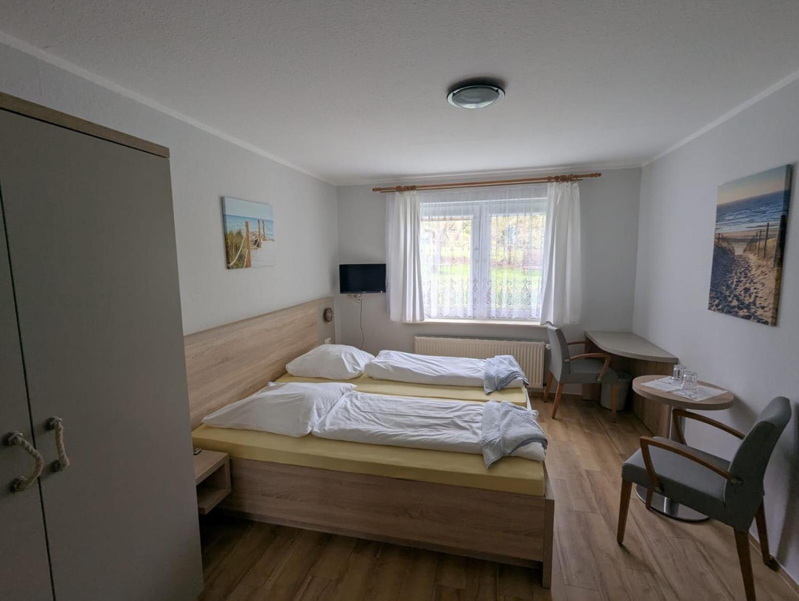 Pension & Restaurant Haus Hiddensee Kloster Buitenkant foto