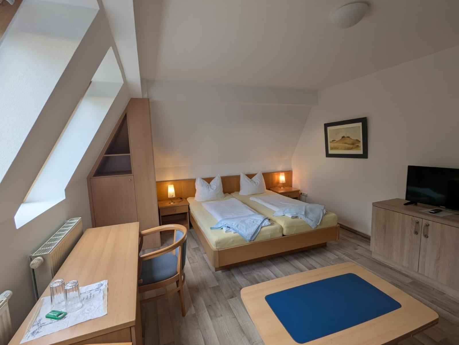 Pension & Restaurant Haus Hiddensee Kloster Buitenkant foto
