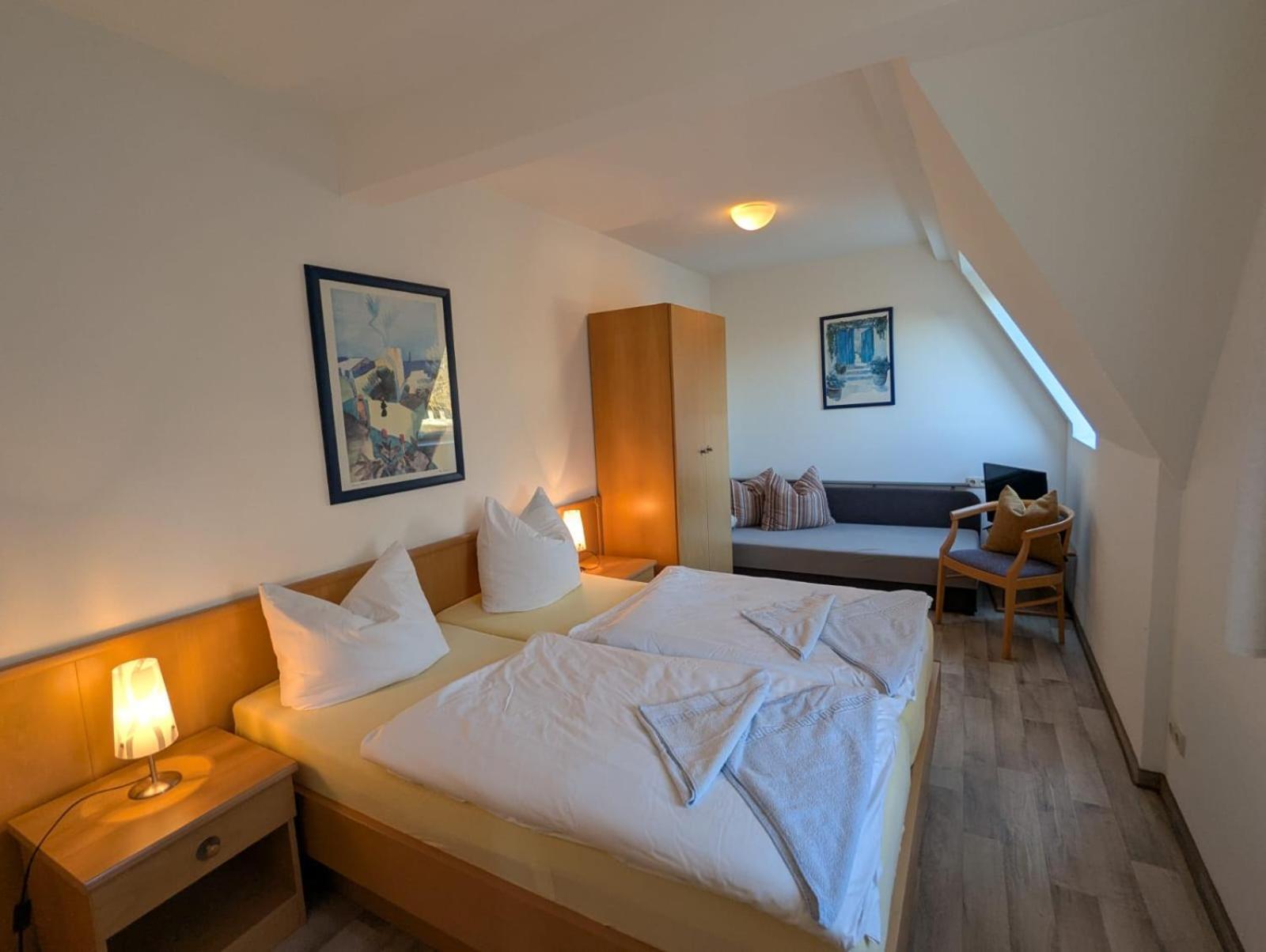 Pension & Restaurant Haus Hiddensee Kloster Buitenkant foto